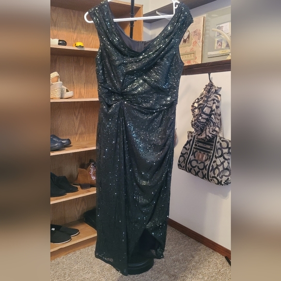 Fancy Black/Green Dress - Picture 3 of 7